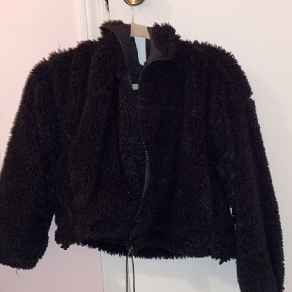 Cropped faux fur jacket